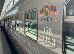 Первый туристический поезд в Армении