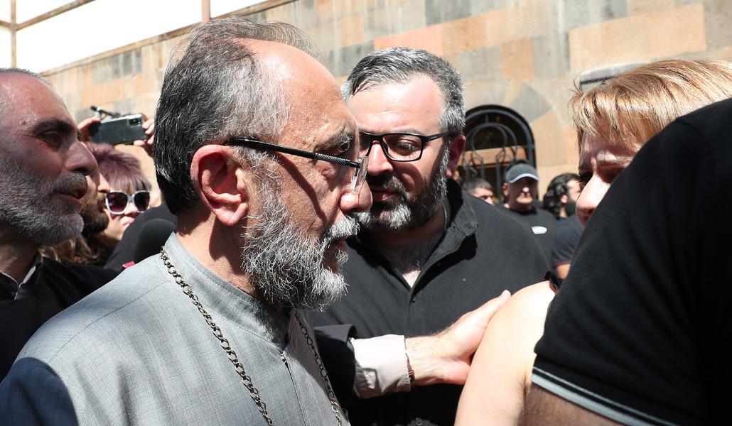 Միքայել արքեպիսկոպոս Աջապահյան