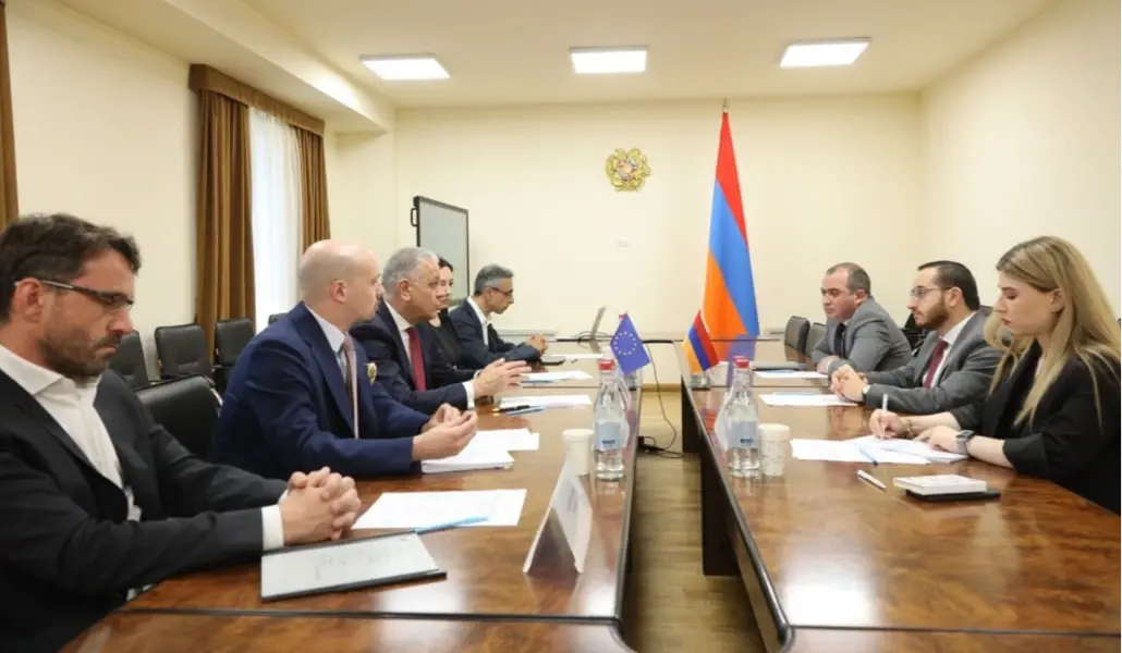 yCuhHkYtFl45diALaQO2Zq9g7du5dmRHp2RG9037