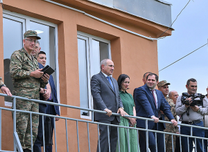 Վարչապետը հետևել է բանակային խաղերի մարտական փոխանցումավազքի մրցումներին