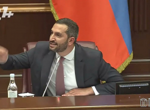 Սուս մնա, լսի արա, հանգստացի մի հատ, վեր ընկիր տեղդ․ Ռուբինյանը՝ Արթուր Սարգսյանին
