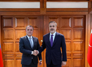 Հեռախոսազրույց են ունեցել Ջեյհուն Բայրամովը և Հաքան Ֆիդանը