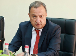 Դավիթ Խուդաթյանը «Երևանի ՋԷԿ»-ի աշխատակազմին է ներկայացրել տնօրենի ժամանակավոր պաշտոնակատարին