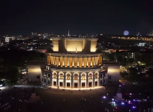Օպերայի շենքի նոր լուսավորությունը. Ավինյան