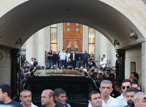 Փաստաբան․ Դատարանի որոշմամբ՝ Սամվել Կարապետյանի բնակարանի խուզարկությունը կատարվել է ապօրինի