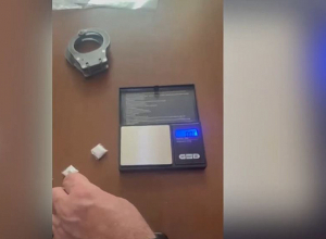 Թմրամիջոցով փաթեթներ տեղադրող տղամարդիկ կալանավորվեցին