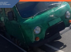 Ավտոմեքենան արգելափակվել է ջրատարի մեջ