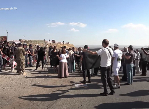 Ցույցեր Գյումրիում՝ ընդդեմ և ի պաշտպանություն ռուսական ռազմաբազայի