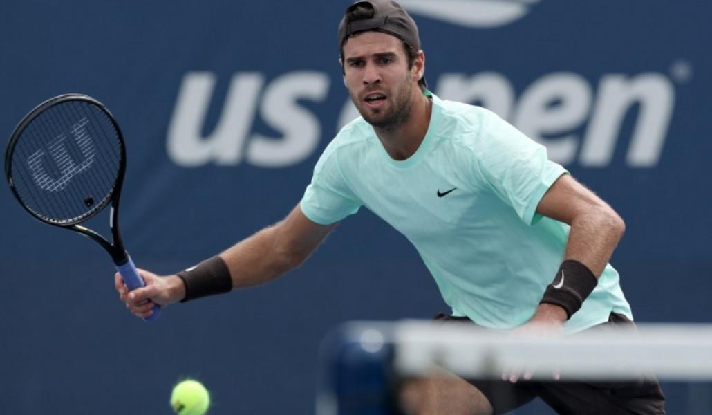 karen-hachanov-s-pyati-matchbolov-proigral-76-j-raketke-mira-vo-vtorom-kruge-us-open-2025_1756415717642052230