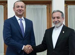 Արմեն Գրիգորյանը հանդիպել է Աբբաս Արաղչիի հետ