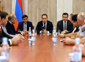 ՀՀ ՏԿԵ նախարարն Արմավիրի մարզպետի աշխատակազմին է ներկայացրել նորանշանակ մարզպետին