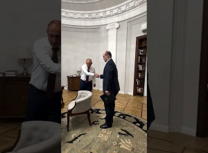 Փաշինյանն աշխատանքային հանդիպում է ունեցել ԱԱԾ տնօրենի հետ