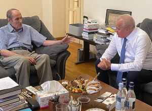 Լևոն Տեր-Պետրոսյանն իր առանձնատանը հանդիպել է Հայաստանում Ռուսաստանի դեսպան Սերգեյ Կոպիրկինին