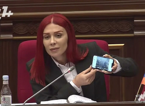 Ներսի պարունակությունը Դուք էիք, պարոն Դանիելյան․ Խամոյան