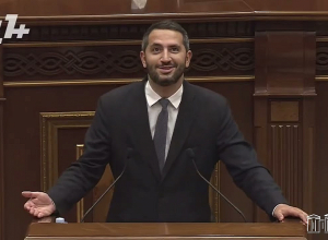 Ասենք, ձեր մոտ Լևոն Քոչարյանը քսան տարեկանում միլիոնատեր էր, մեզ եք բան ասո՞ւմ