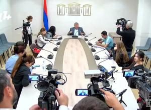 Ի տարբերություն Փաշինյանի՝ ես էքստրասենսոր ունակություններ չունեմ․ Խաչատրյան