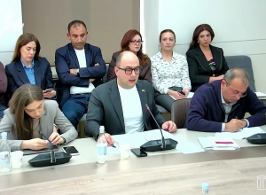 Հանկարծակի, բոլոր ՔՊ-ականների թոշակառու ծնողներին միլիոնավոր դոլլարների վարկեր են տալիս, էդ ո՞նց