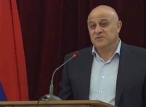 Օնիկ Ախվերդյանը միաձայն  ընտրվեց Փարաքարի համայնքապետ