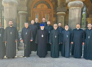 Կաթողիկոսը հանդիպել է Արագածոտնի թեմի հոգևոր սպասավորների հետ, որոնք բերման էին ենթարկվել հոկտեմբերի 15-ին