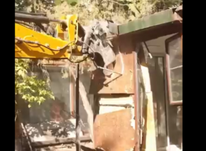 Սարյանի պուրակում ապամոնտաժվել են համայնքի հողի վրա կառուցված ինքնակամ շինությունները․ Քաղաքապետարան