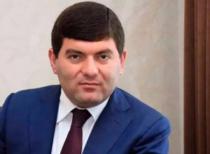 Դավիթ Համբարձումյանին կալանավորել են հենց ինքնաթիռի մոտից