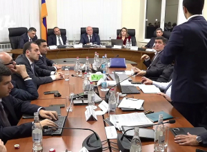 Թրաֆիքինգի մի ենթարկեք մեզ․ Օրբելյանը՝  Մեսրոպյանին
