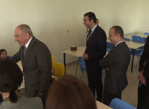 Փաշինյանն այցելել է «Խորեն և Շուշանիկ Ավետիսյան» դպրոց կրթահամալիր