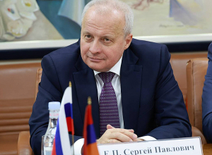 Էկոնոմիկայի նախարարը և ՌԴ դեսպանը քննարկել  տնտեսական համագործակցության ընդլայնման հարցերը