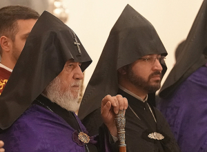 Կիրակնամուտի ժամերգություն՝ Մայր Աթոռում