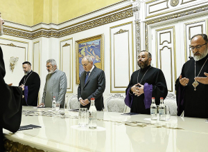 Փաշինյանը՝ եպիսկոպոսներին․ «Շնորհակալ եմ ձեր սկզբունքային դիրքորոշման համար, դա շատ կարևոր էր»