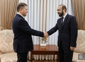 ԱԳ նախարարը հանդիպել է Ժողովրդավարությունների համայնքի գլխավոր քարտուղարի հետ