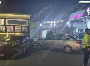 Եղվարդի խճուղում բախվել են «Toyota»-ն, «Nissan»-ը և «PAZ» ավտոբուսը․ վերջինը ամբողջությամբ փակել է ճանապարհը