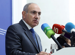 Ձեր կողմն անցած սրբազաններից մեկը սեռական կապի մեջ է եղել իր քահանայի կնոջ հետը. հարց՝ Փաշինյանին