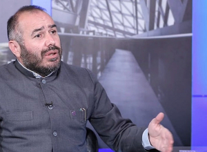 Գեւորգ Սրբազանը ժամանակավորապես վերականգնվել է պաշտոնում. ՔՊ պատգամավորը պատմական որոշում է համարում