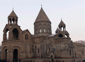 Հարկ չկա հիմնազուրկ պատճառաբանություններով ու կեղծ մեղադրանքներով փորձել ձախողել ժողովի գումարումը արտերկրում․ Մայր Աթոռ