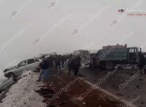 Խոշոր ավտովթարներ Թալին-Բազմաբերդ-Կաքավաձոր խաչմերուկում․ բախվել են մի քանի ավտոմեքենաներ․ կան վիրավորներ 