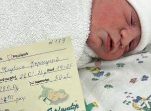 Պատերազմում զույգ որդիներին կորցրած Պայծառ Թորոսյանն այսօր որդի է ունեցել