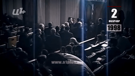 Օրացույց․ 2-ը փետրվարի․ Առնետները լքում են խորտակվող «Հանրապետությունը». թավշյա հեղափոխություն