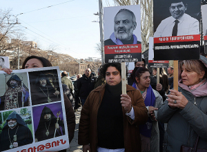 Ակցիա ԱԺ շենքի դիմաց՝ ի պաշտպանություն քաղբանտարկյալների և Բաքվի բանտում պահվող հայ գերիների․ ուղիղ