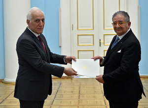 Վահագն Խաչատուրյանին իր հավատարմագրերն է հանձնել Հայաստանում Պաղեստինի Պետության առաջին արտակարգ և լիազոր դեսպանը