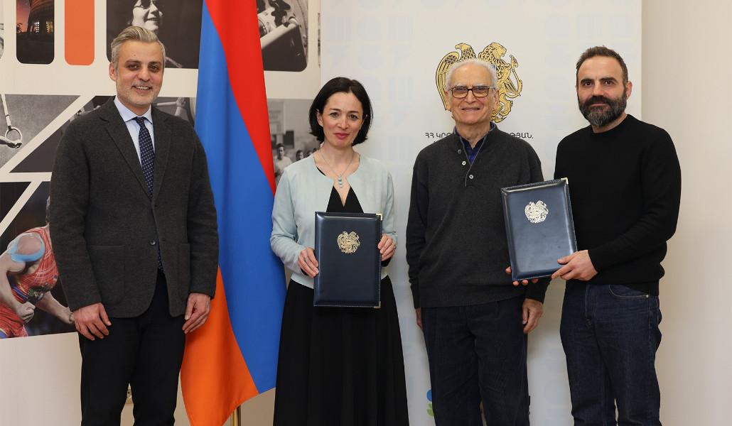 92481537-bcb3-4be5-bb0a-90642d86a763