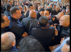 Միջադեպ Սուրբ Աննա եկեղեցում վարչապետի մասնակցությամբ պատարագին