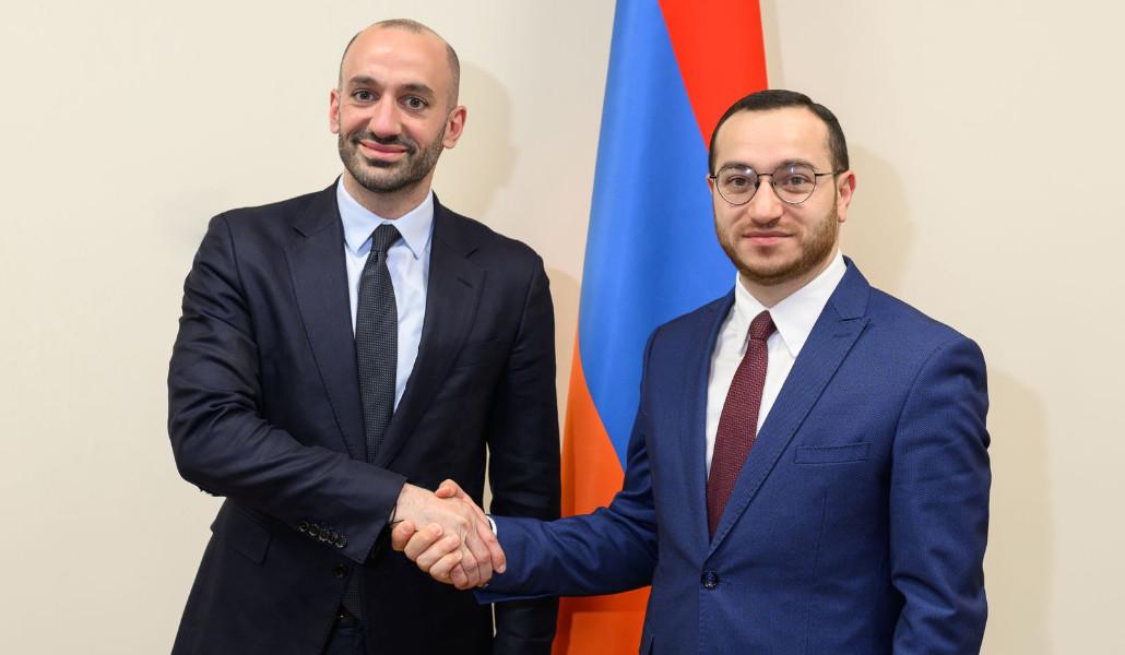 210e103a-b86e-4c03-b044-6ffe13181ed0