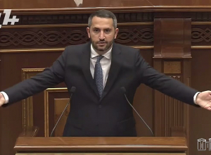 Դուք թմրամոլ եք, ընտրակաշառամոլ եք․ ձեզ պետք ա բուժել քաղաքականապես․ և հունիսի 7-ին մենք ձեզ կբուժենք․ Ռուբինյան