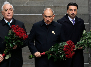 Վարչապետը Ծիծեռնակաբերդում հարգանքի տուրք է մատուցել Հայոց ցեղասպանության զոհերի հիշատակին