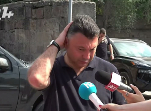 Փաշինյանը գործում է միջազգային կառույցների ծափահարությունների ներքո․ Էդուարդ Շարմազանով