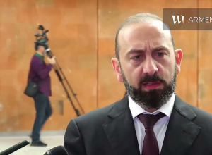 Եթե Ադրբեջանի հետ հողերի փոխանակման տարբերակ լինի, հանրաքվե կլինի. Արարատ Միրզոյան